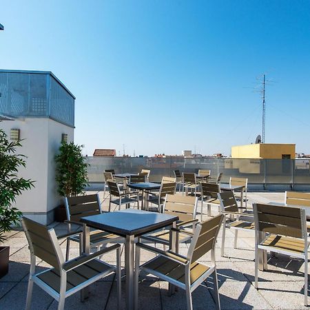 Hotel Neomagna Madrid Exterior foto