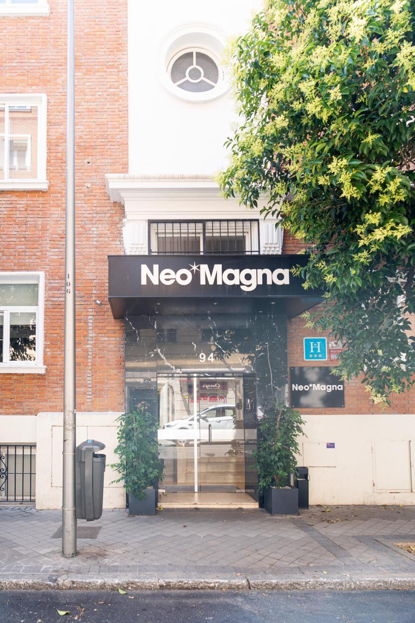 Hotel Neomagna Madrid Exterior foto